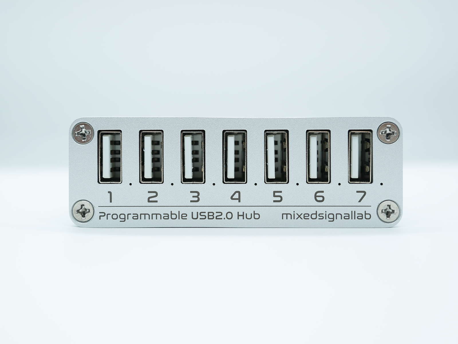SmartUSBHub Pro 7CH seven-port panel